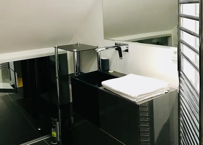 La Cour Des Sens * 凯恩